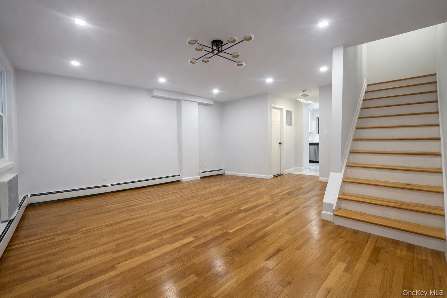 #4 photo, 508 Warwick Street, Brooklyn , NY 11207