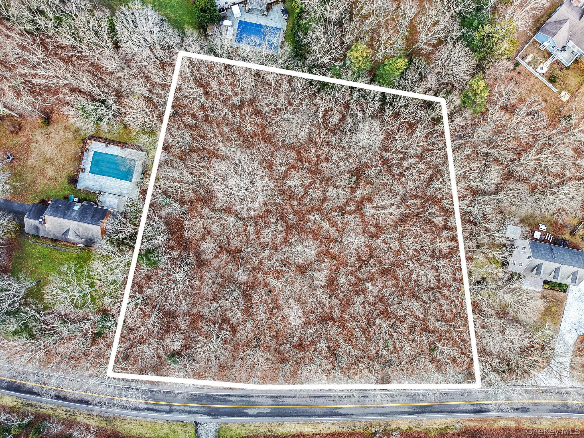 #1 photo, 660 N Magee Street, Southampton , NY 11968