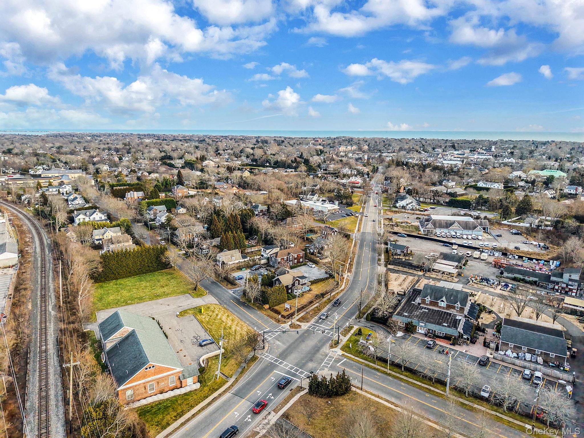 #11 photo, 660 N Magee Street, Southampton , NY 11968