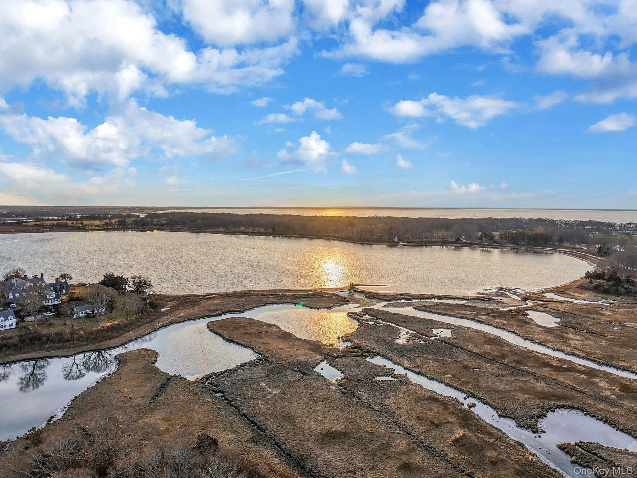 #12 photo, 660 N Magee Street, Southampton , NY 11968