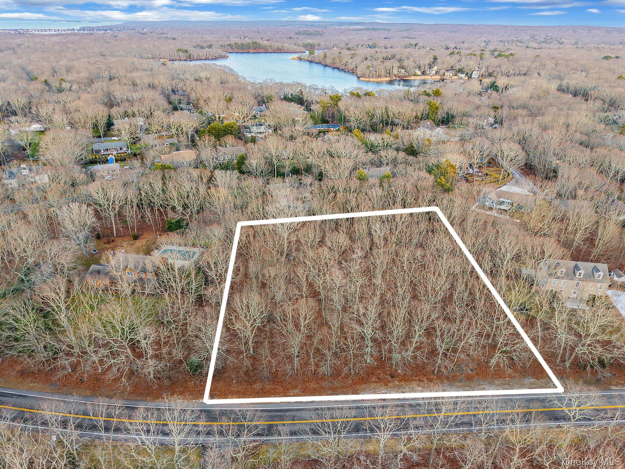 #3 photo, 660 N Magee Street, Southampton , NY 11968