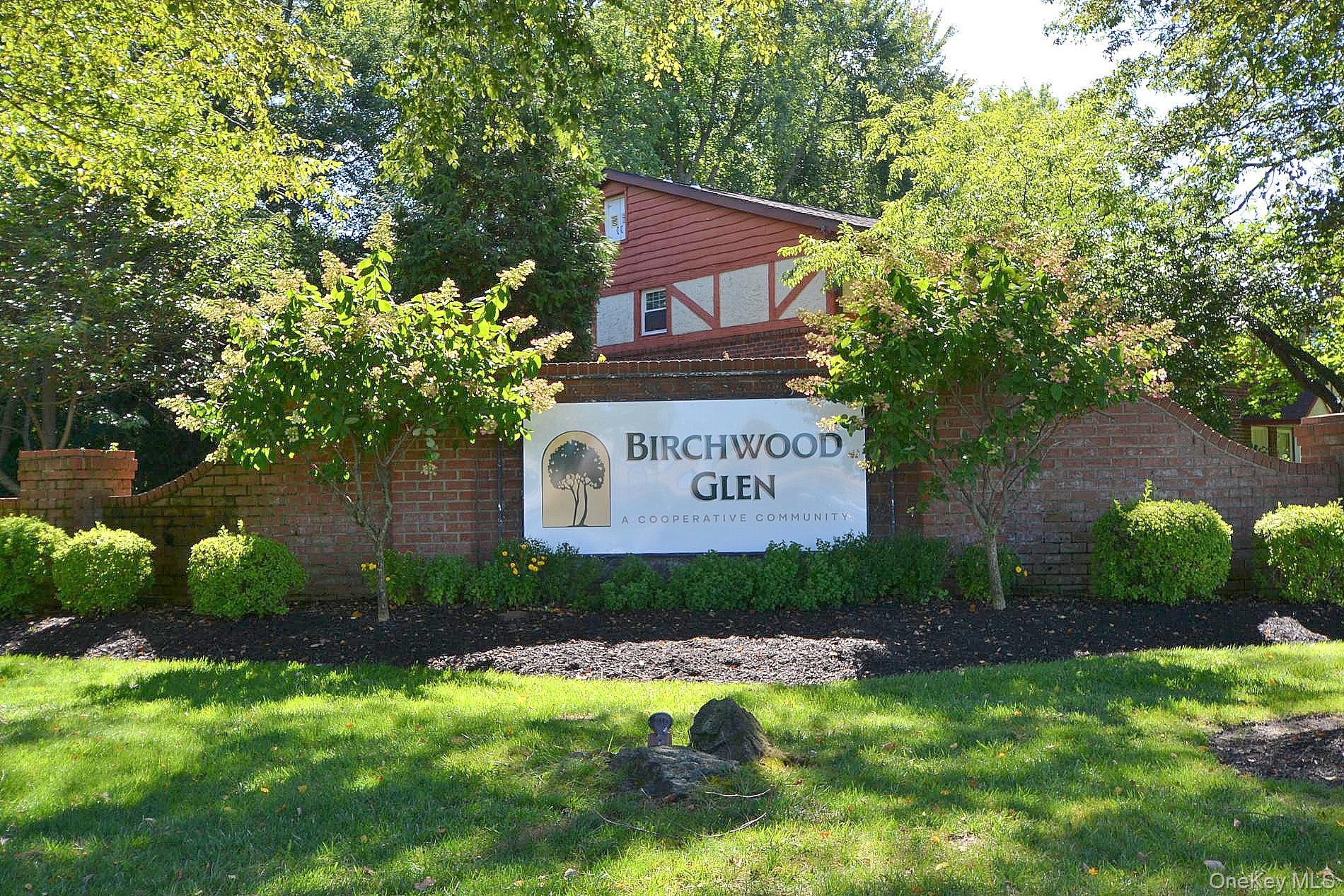 #14 photo, 25 Glen Hollow Drive, سوفولك Holtsville , NY 11742