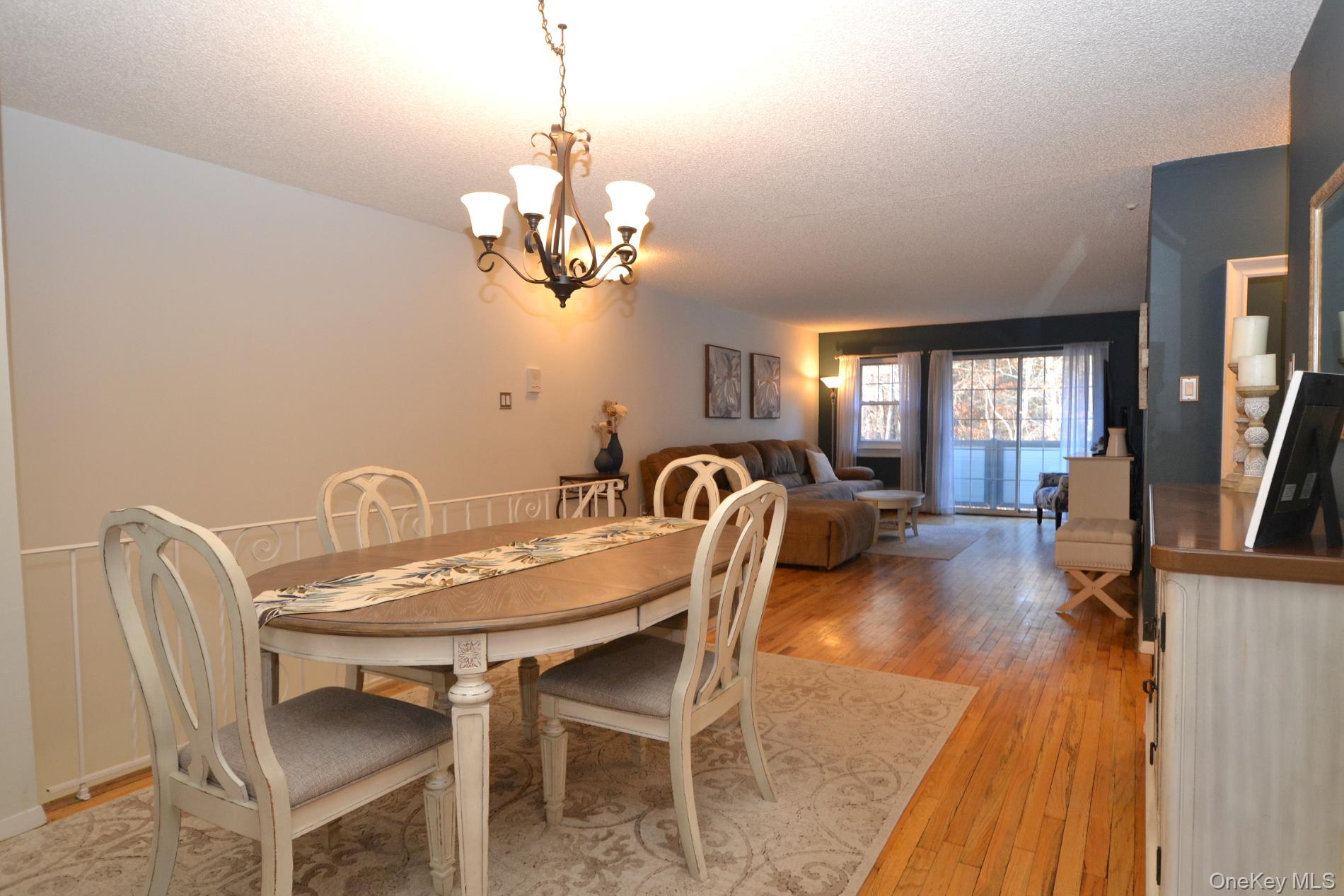 #7 photo, 25 Glen Hollow Drive, سوفولك Holtsville , NY 11742