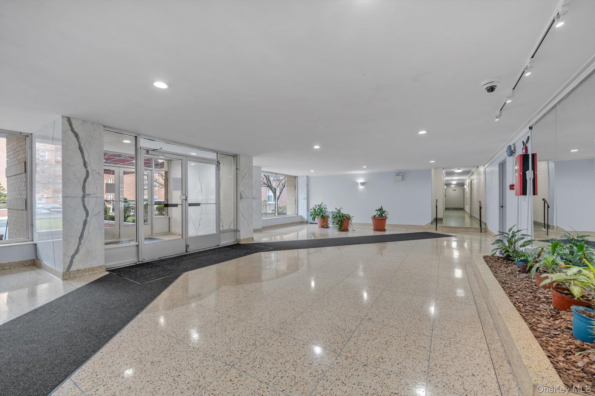 #14 photo, 1 Sadore Lane, 紐約州 Yonkers , NY 10710