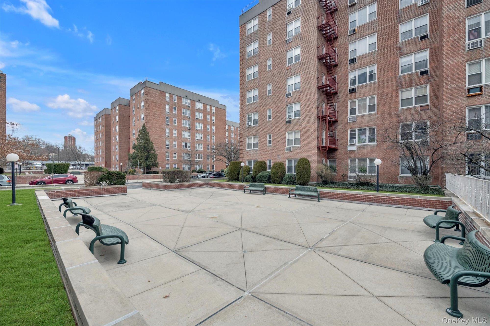 #18 photo, 1 Sadore Lane, 紐約州 Yonkers , NY 10710