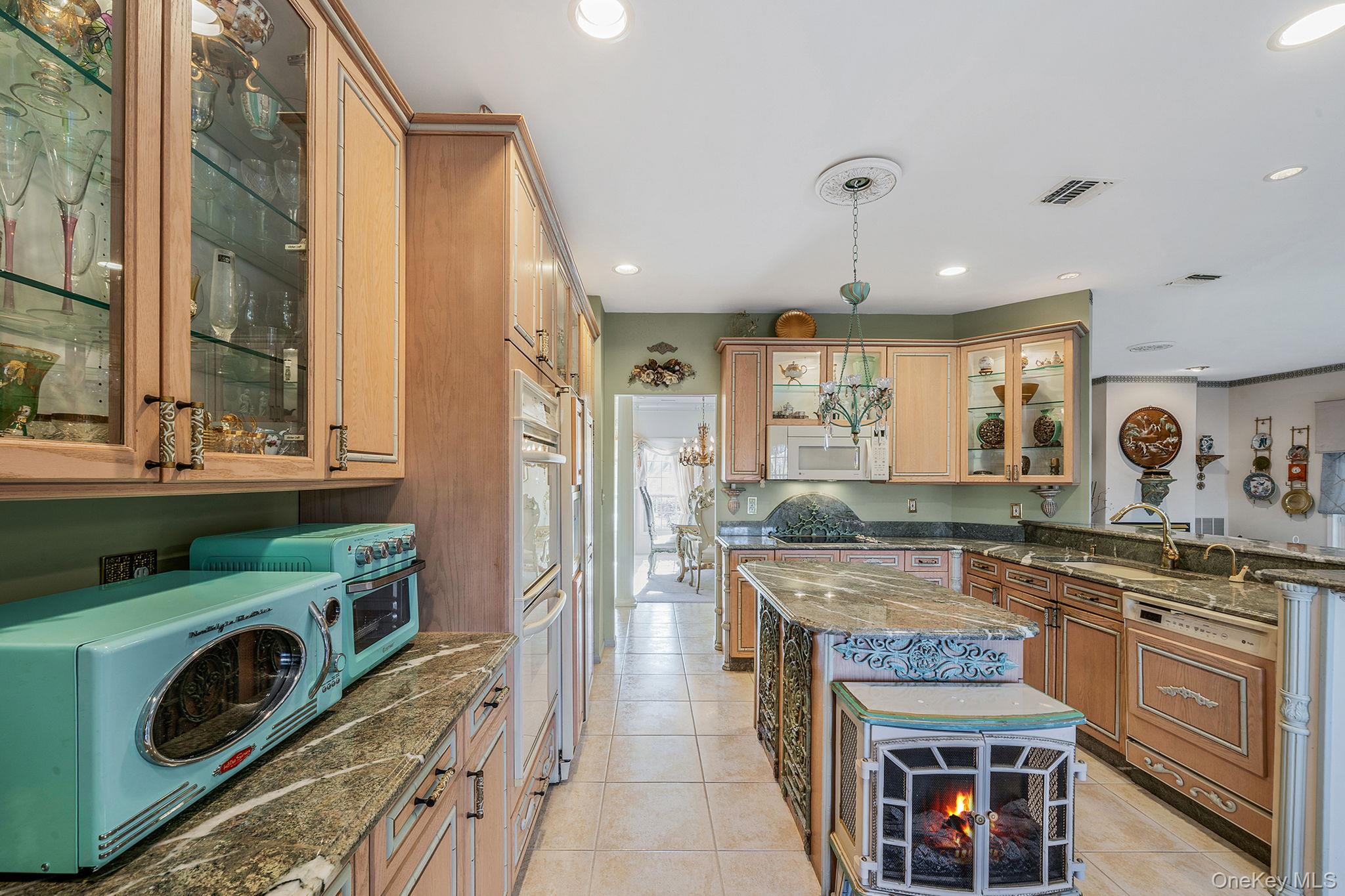 #15 photo, 148 Country Club Drive, سوفولك Commack , NY 11725