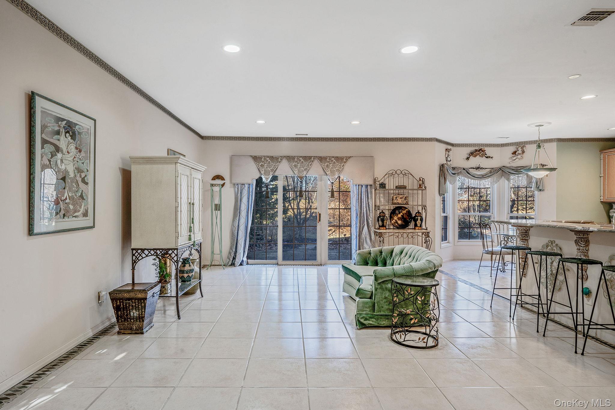 #19 photo, 148 Country Club Drive, سوفولك Commack , NY 11725