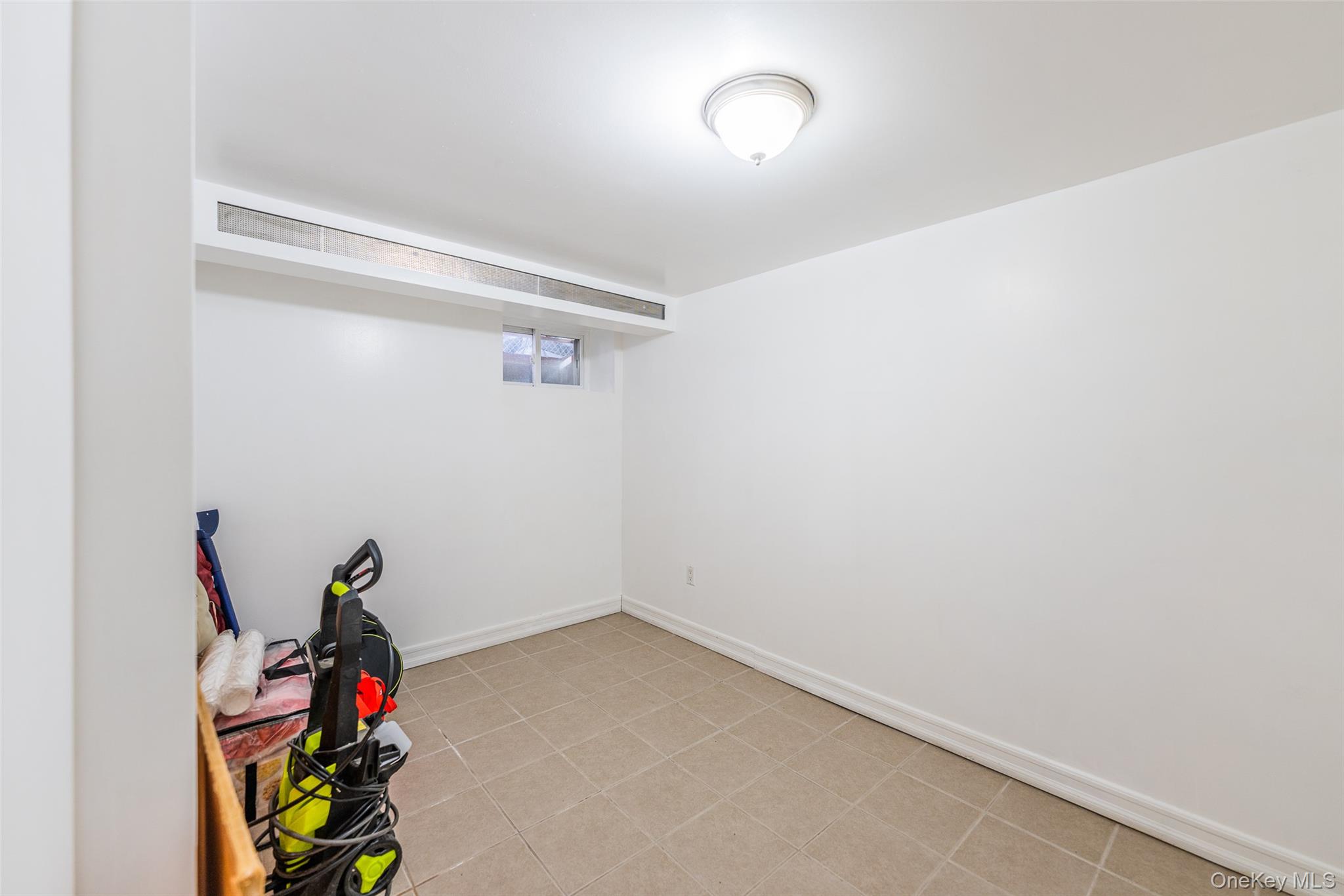 #19 photo, 4719 192nd Street, كوينز Flushing , NY 11358