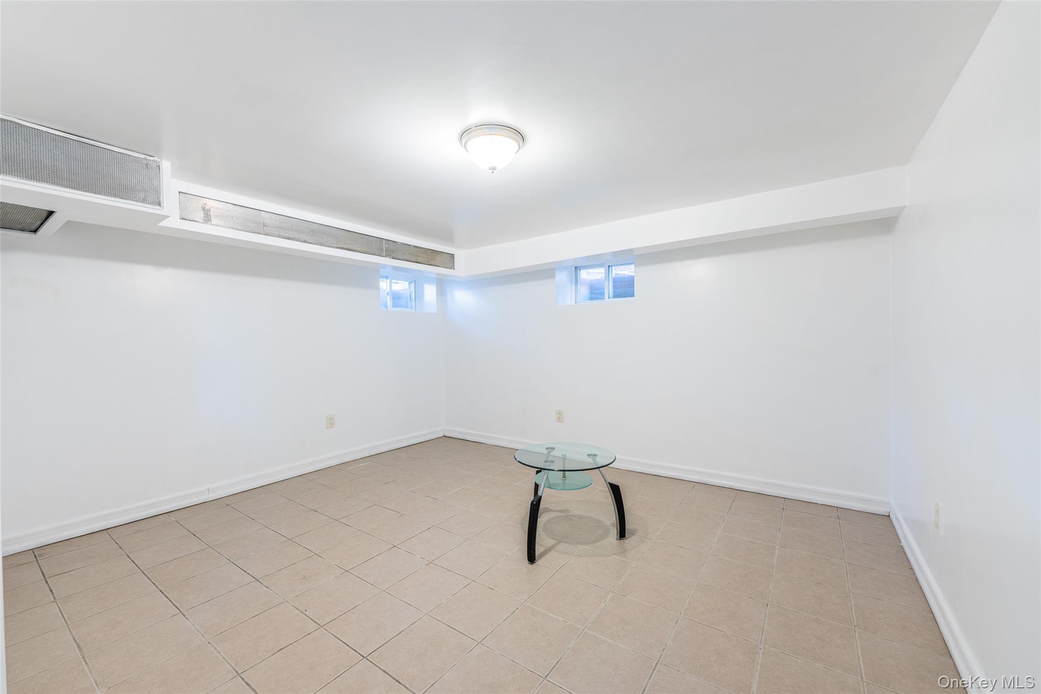 #20 photo, 4719 192nd Street, كوينز Flushing , NY 11358