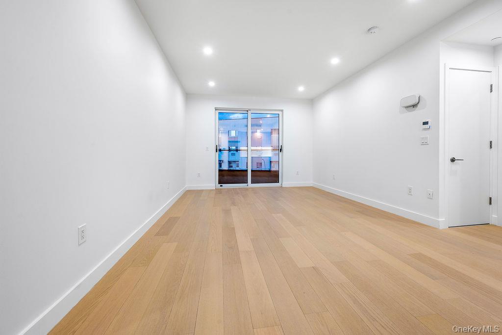 #4 photo, 150-02 Northern Blvd, Flushing , NY 11354