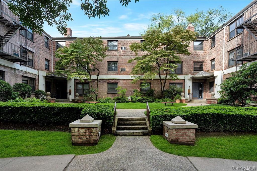 #1 photo, 1 terrace Circle, Нассау ‖ Great Neck , NY 11021