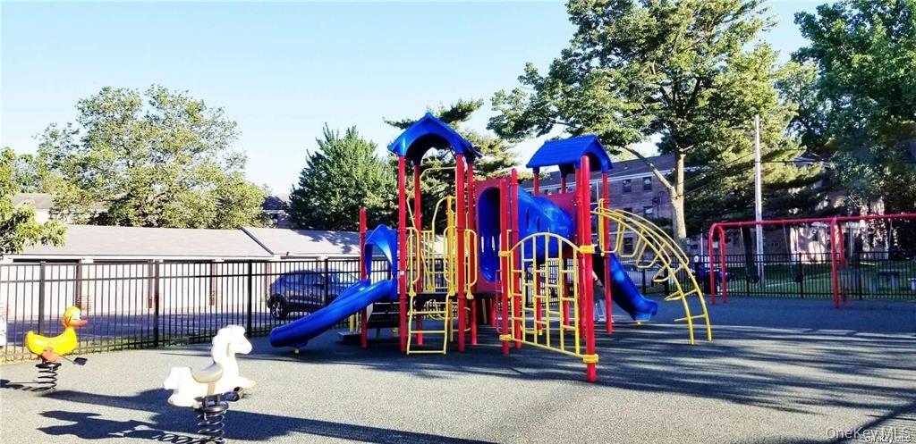 #4 photo, 1 terrace Circle, Нассау ‖ Great Neck , NY 11021