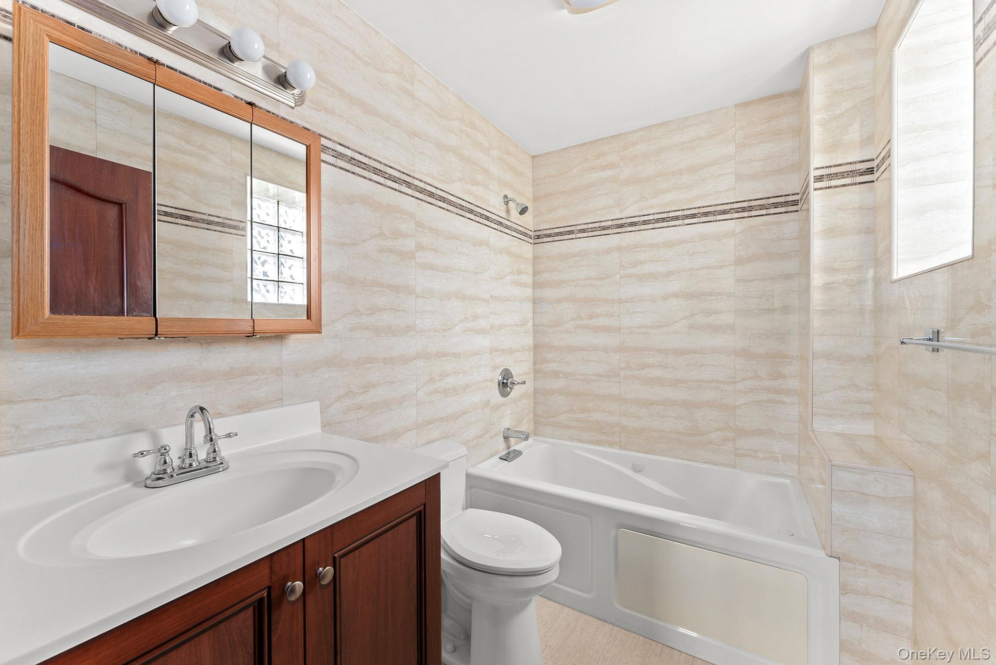 #9 photo, 842 Ocean Parkway, הברונקס Brooklyn , NY 11230