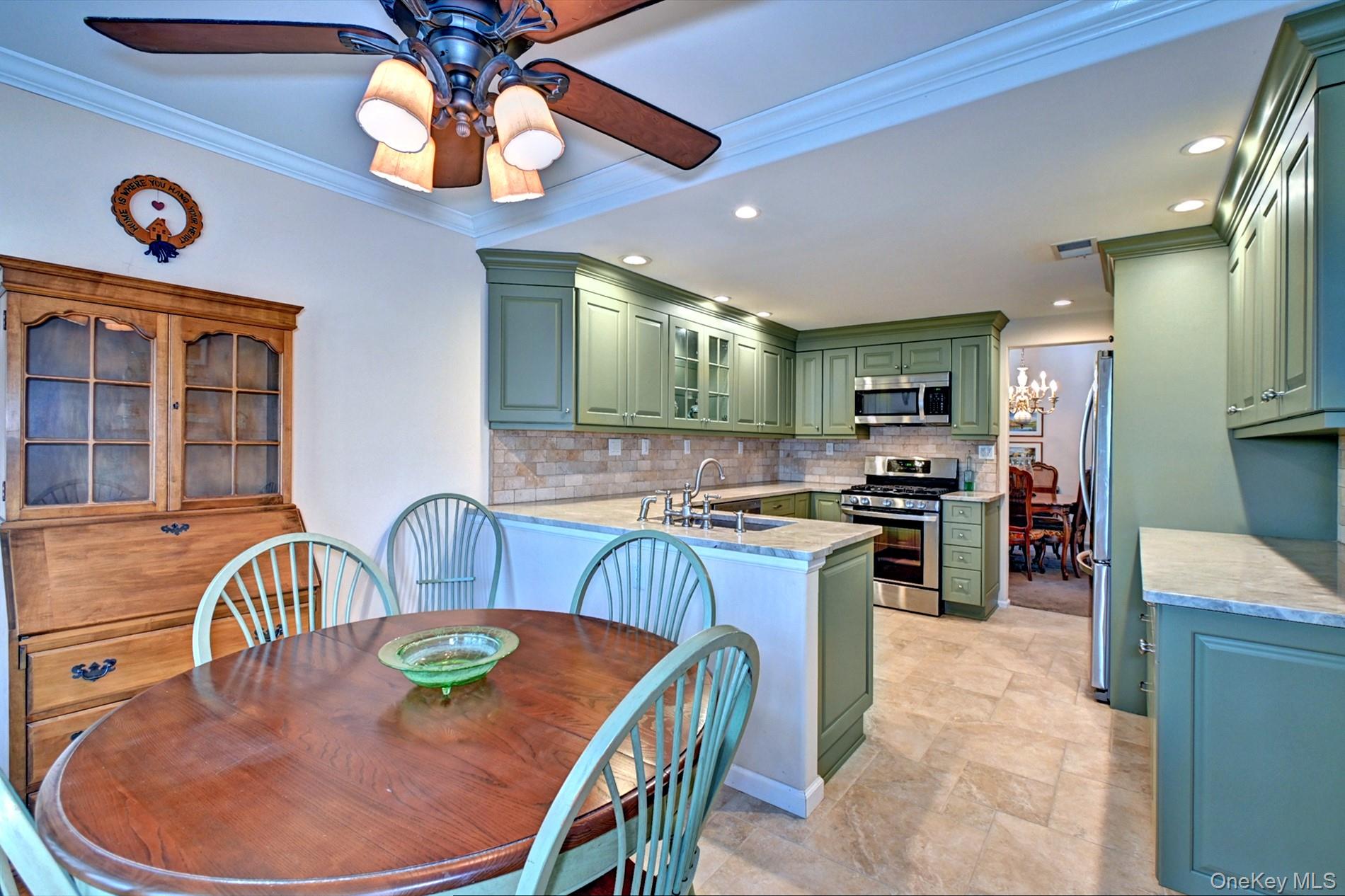 #11 photo, 10 Oakdale Court, سوفولك Ridge , NY 11961