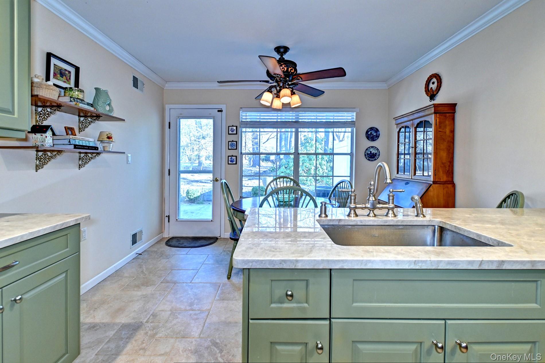 #14 photo, 10 Oakdale Court, سوفولك Ridge , NY 11961