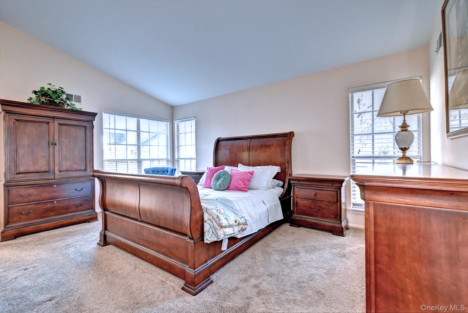 #16 photo, 10 Oakdale Court, سوفولك Ridge , NY 11961