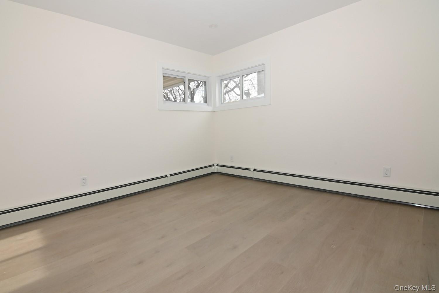 #16 photo, 15 Bond Lane, Hicksville , NY 11801