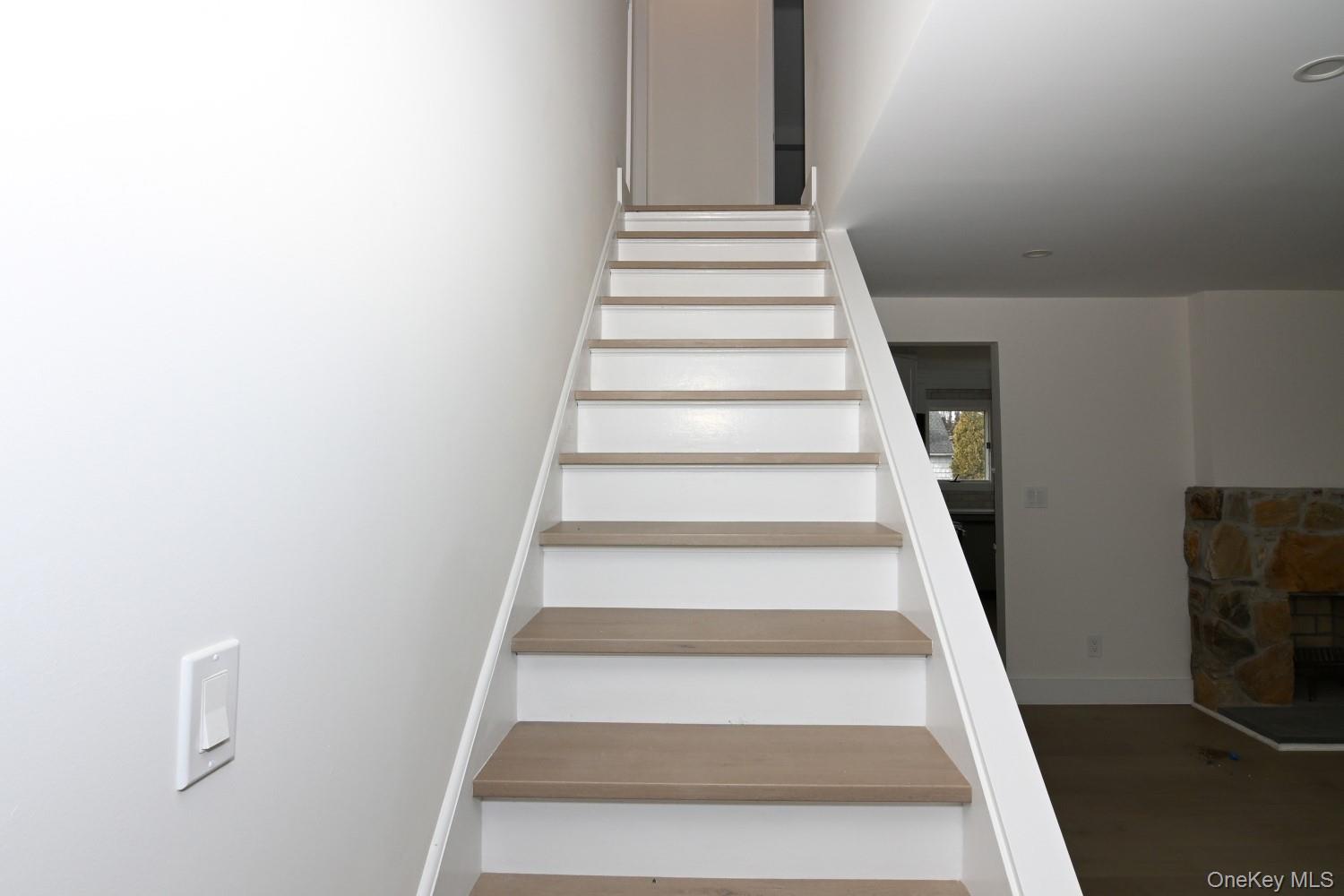 #19 photo, 15 Bond Lane, Hicksville , NY 11801