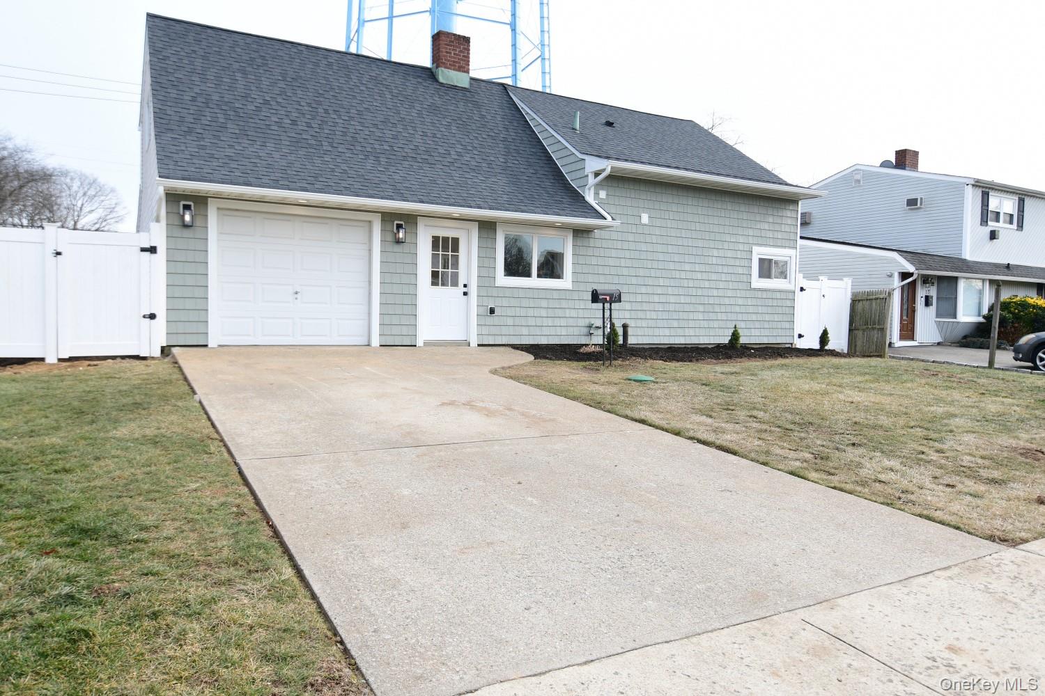 #2 photo, 15 Bond Lane, Hicksville , NY 11801