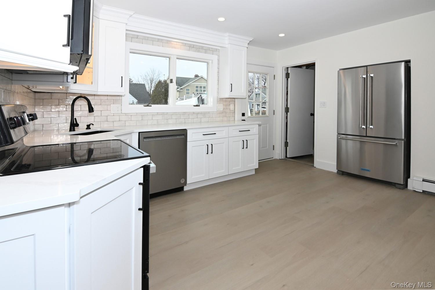 #4 photo, 15 Bond Lane, Hicksville , NY 11801