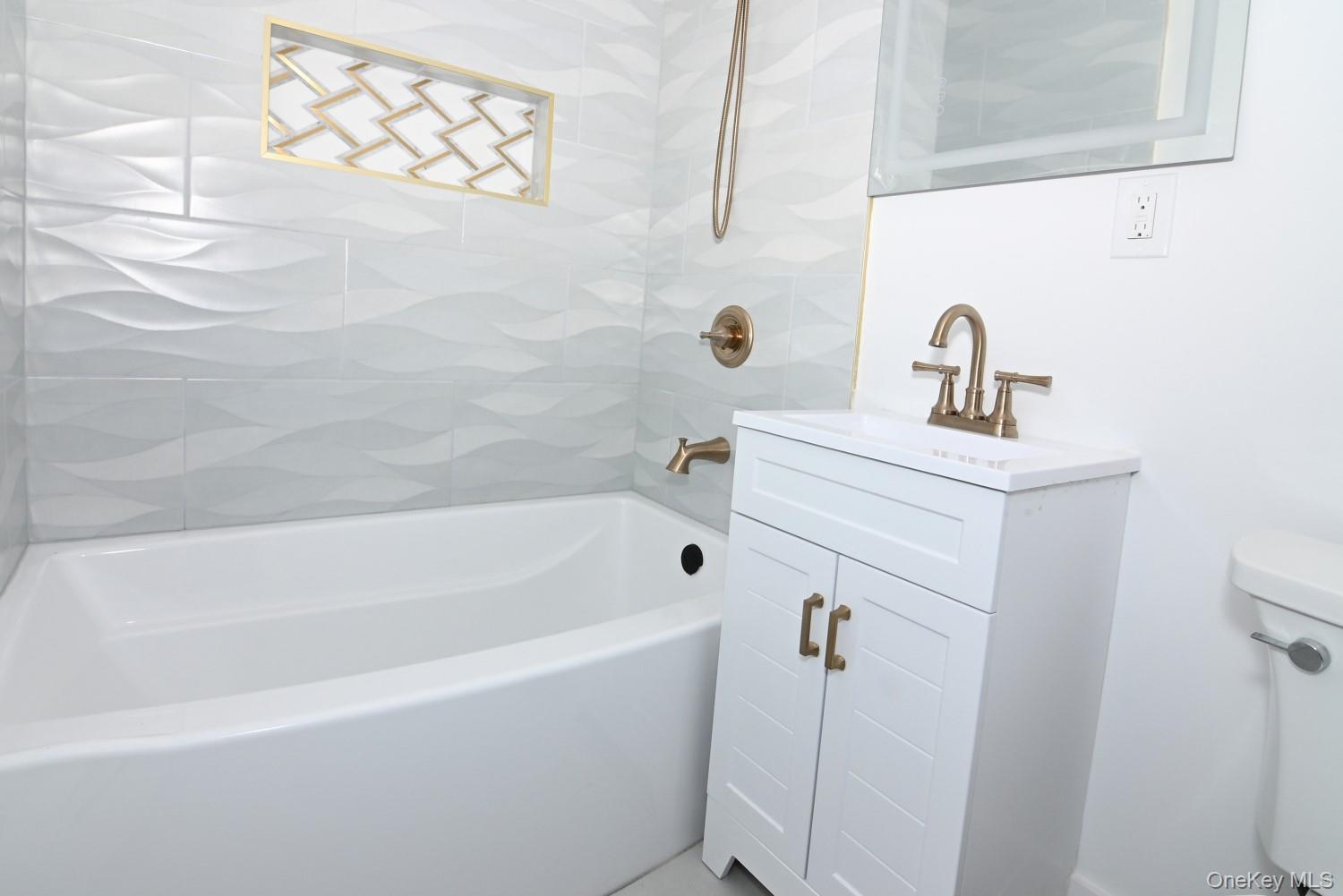 #8 photo, 15 Bond Lane, Hicksville , NY 11801