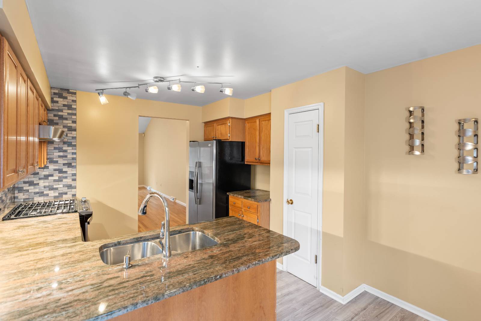 #10 photo, 145 Killarney Dr, Schenectady , NY 12309