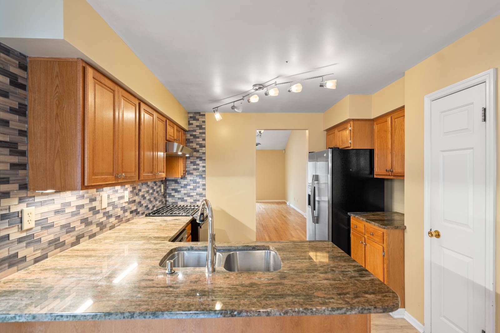 #12 photo, 145 Killarney Dr, Schenectady , NY 12309