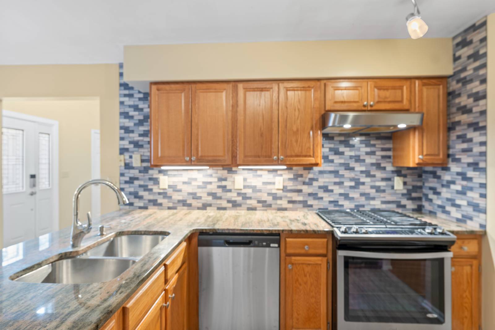 #14 photo, 145 Killarney Dr, Schenectady , NY 12309