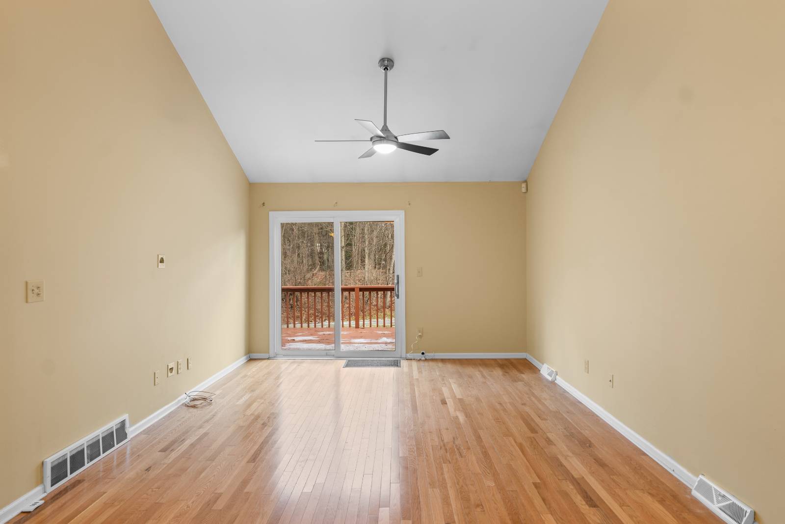 #18 photo, 145 Killarney Dr, Schenectady , NY 12309