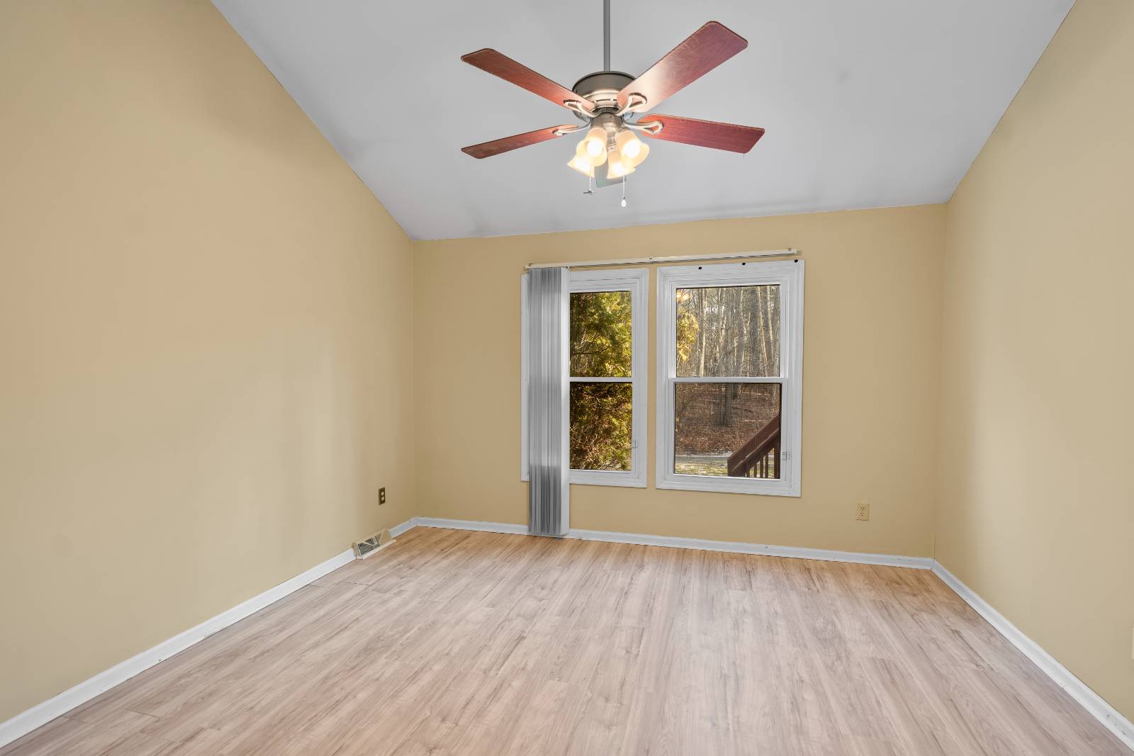 #24 photo, 145 Killarney Dr, Schenectady , NY 12309