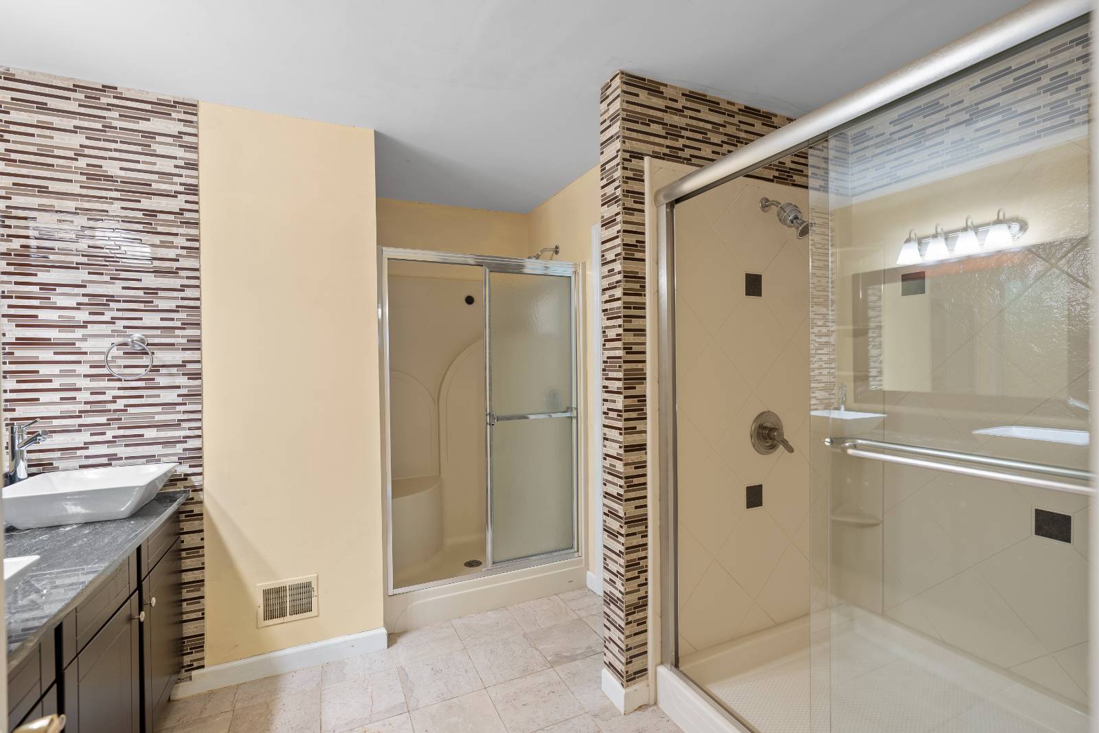 #29 photo, 145 Killarney Dr, Schenectady , NY 12309