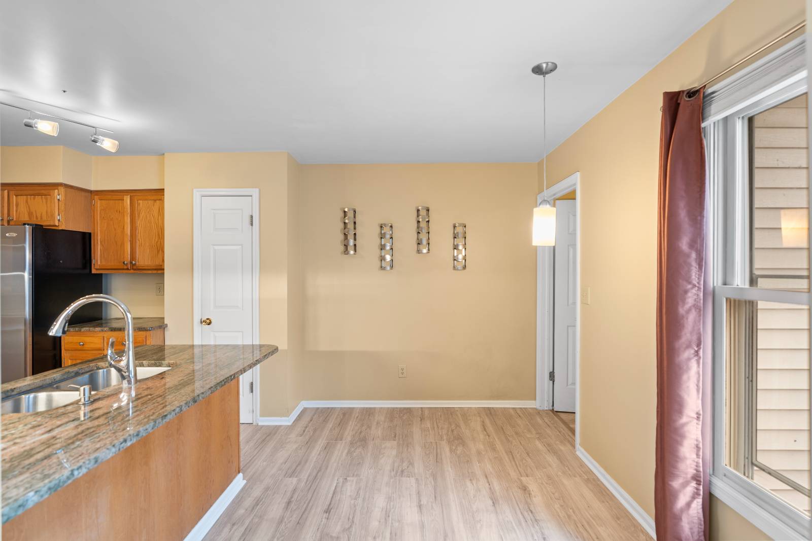 #7 photo, 145 Killarney Dr, Schenectady , NY 12309