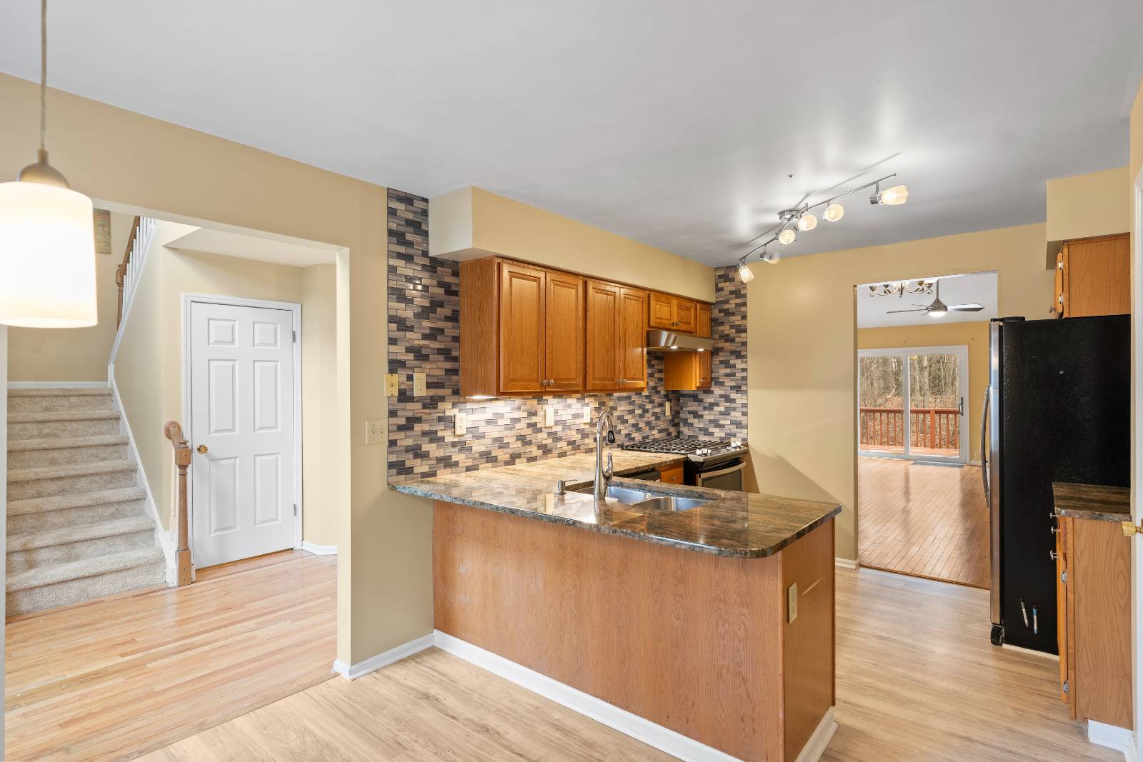 #9 photo, 145 Killarney Dr, Schenectady , NY 12309