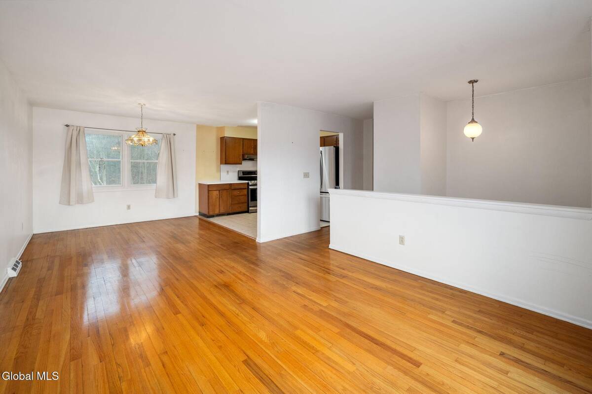 #12 photo, 77 Bridle Path, 纽约州 Colonie , NY 12205