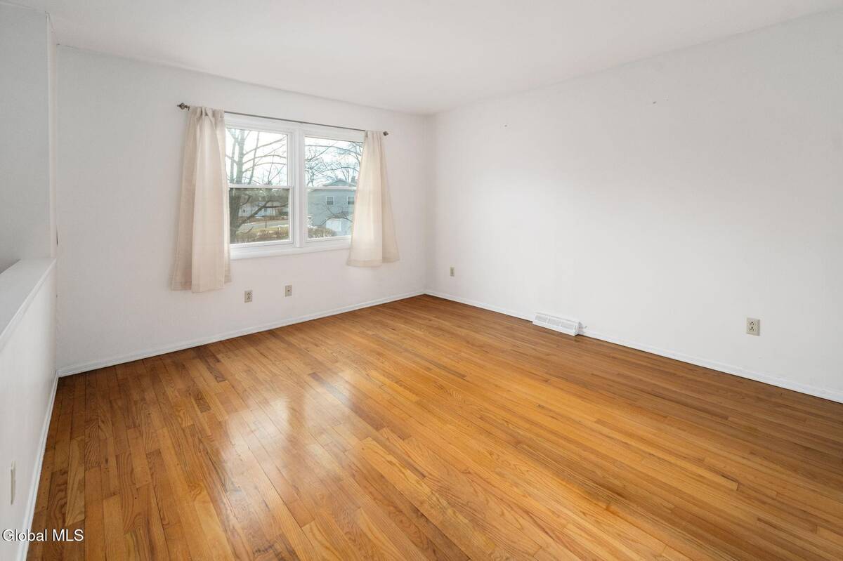 #14 photo, 77 Bridle Path, 纽约州 Colonie , NY 12205