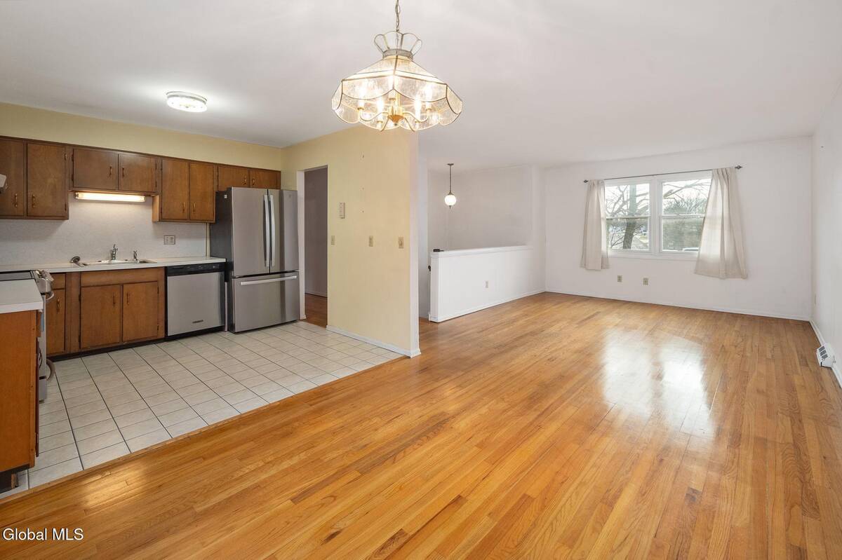 #15 photo, 77 Bridle Path, 纽约州 Colonie , NY 12205