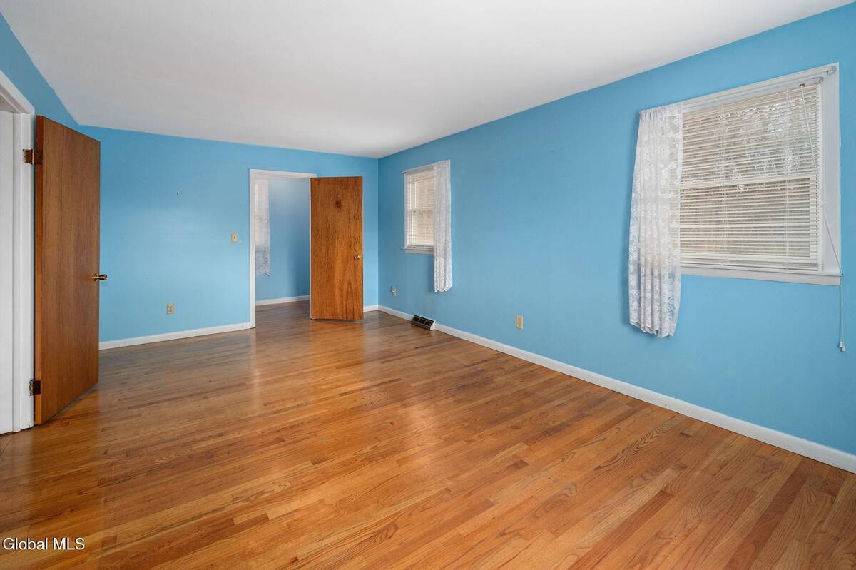 #20 photo, 77 Bridle Path, 纽约州 Colonie , NY 12205