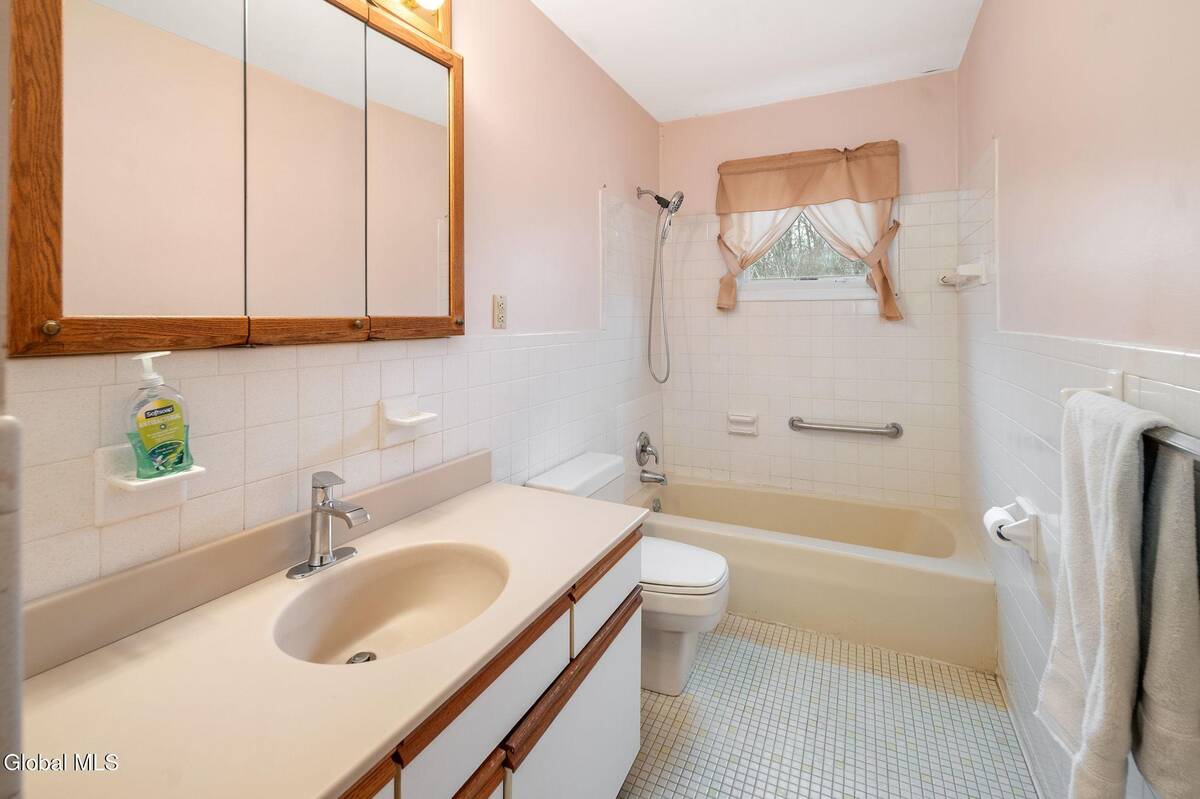 #24 photo, 77 Bridle Path, 纽约州 Colonie , NY 12205