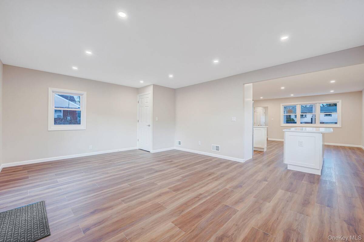 #11 photo, 1137 Nugent Avenue, 東長島 海湾 Bay Shore , NY 11706