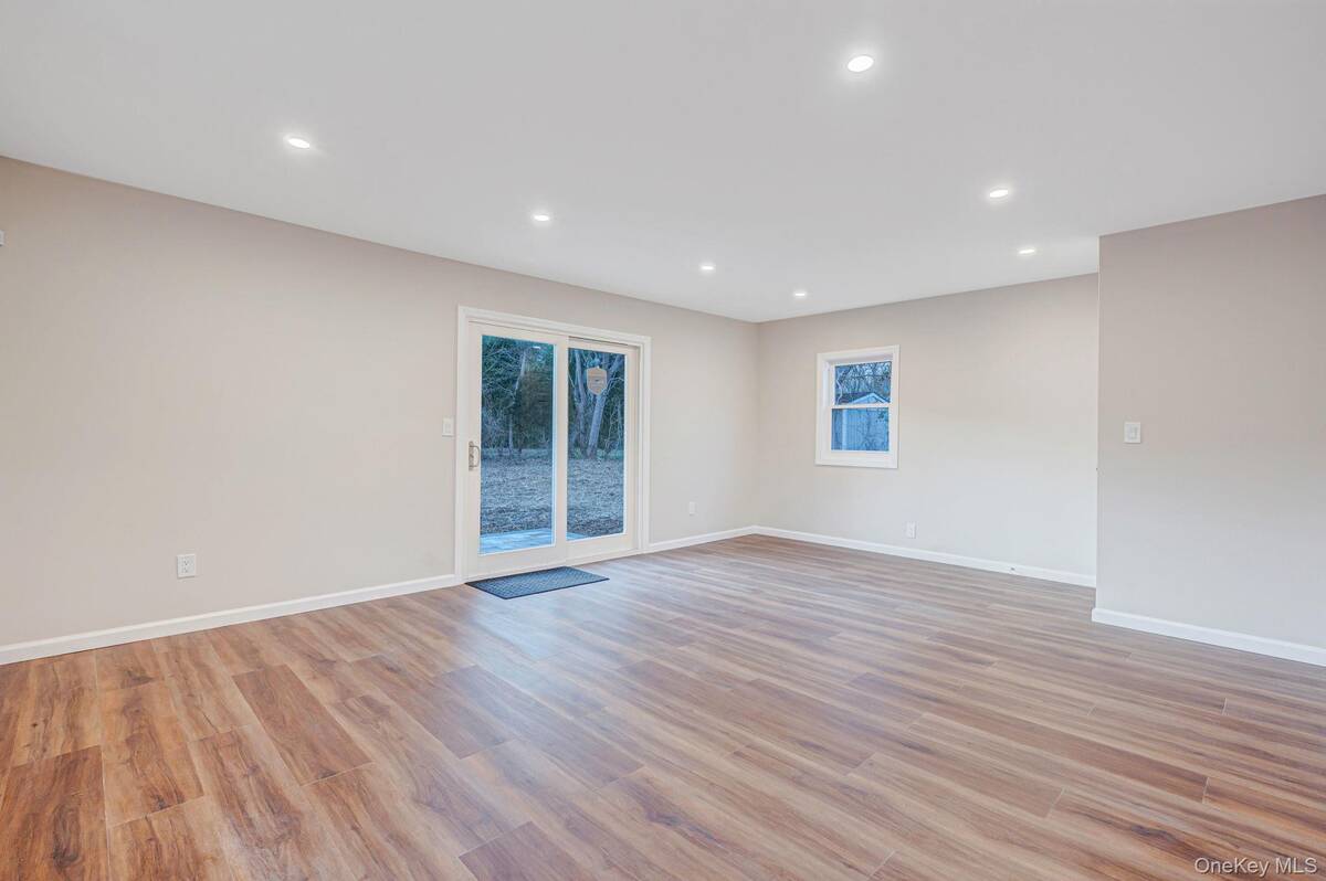 #12 photo, 1137 Nugent Avenue, 東長島 海湾 Bay Shore , NY 11706