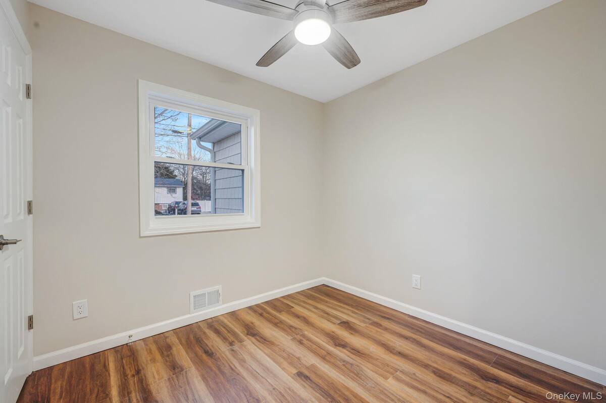 #16 photo, 1137 Nugent Avenue, 東長島 海湾 Bay Shore , NY 11706