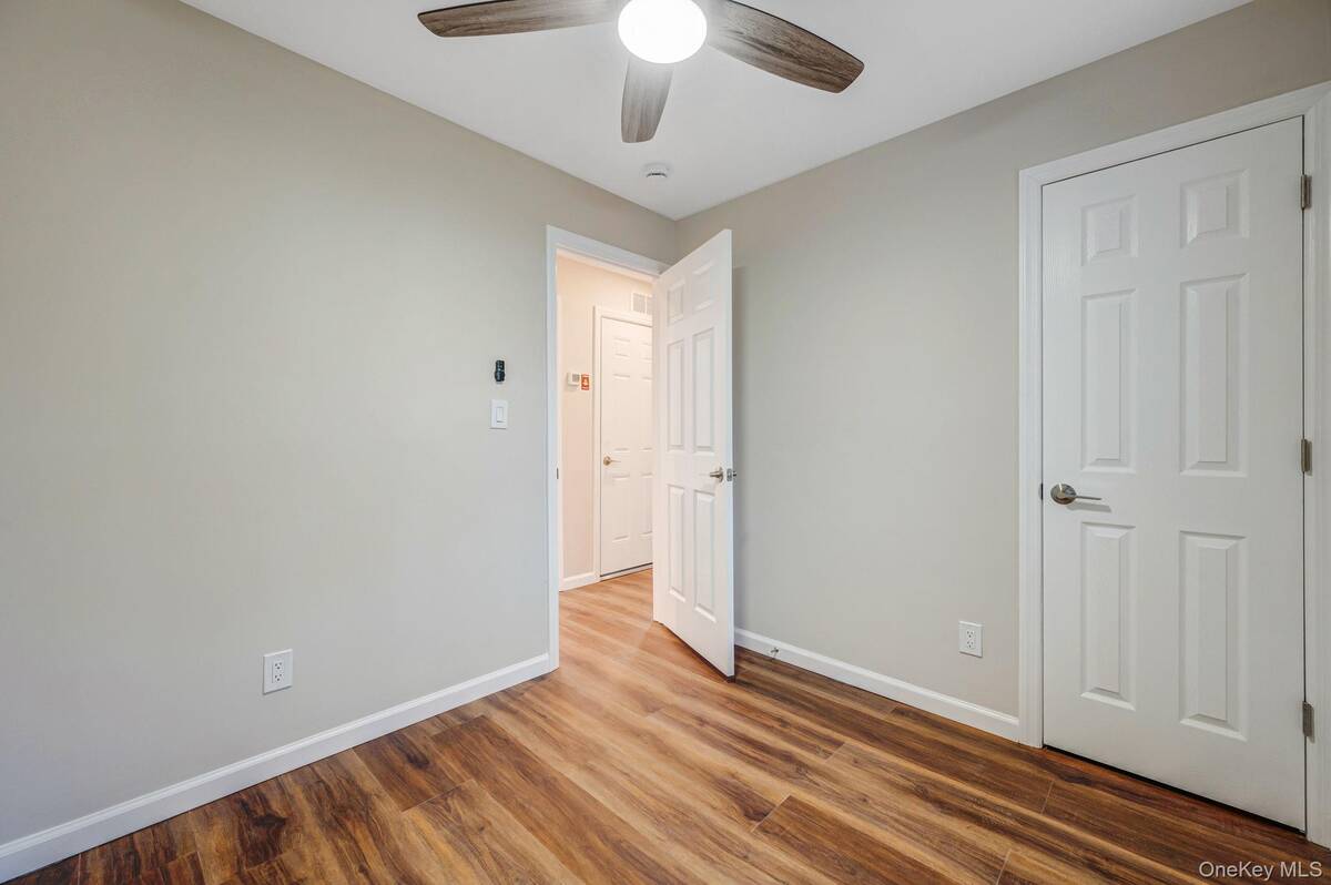 #17 photo, 1137 Nugent Avenue, 東長島 海湾 Bay Shore , NY 11706