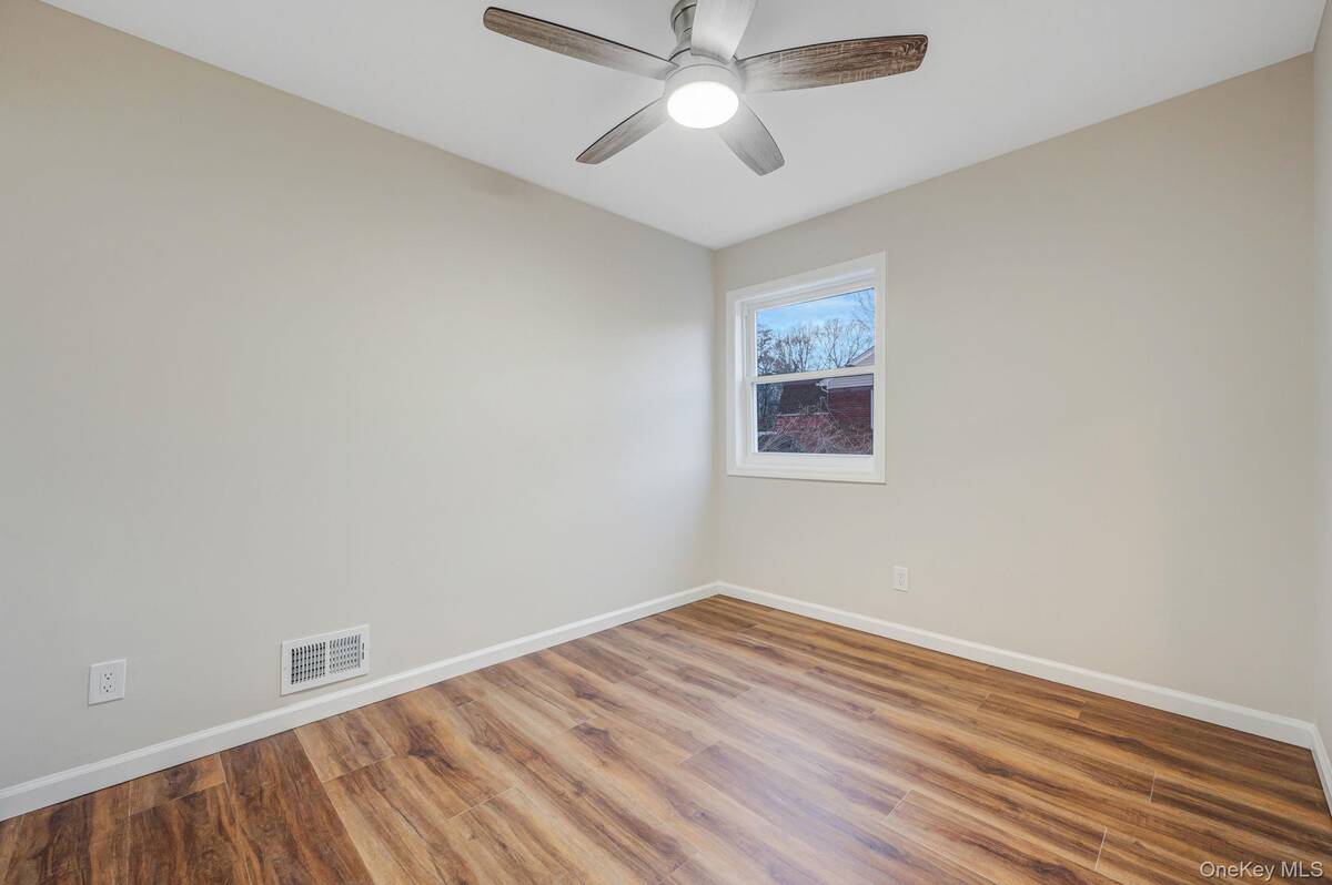 #19 photo, 1137 Nugent Avenue, 東長島 海湾 Bay Shore , NY 11706