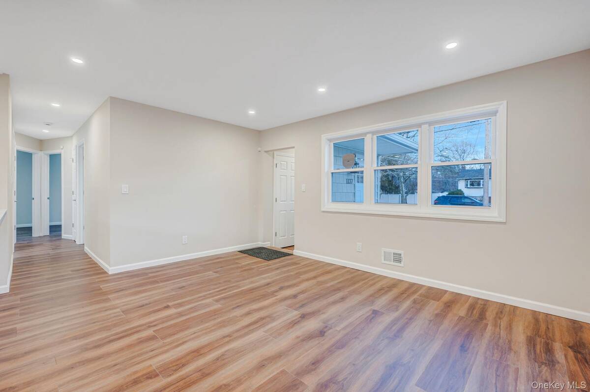 #2 photo, 1137 Nugent Avenue, 東長島 海湾 Bay Shore , NY 11706