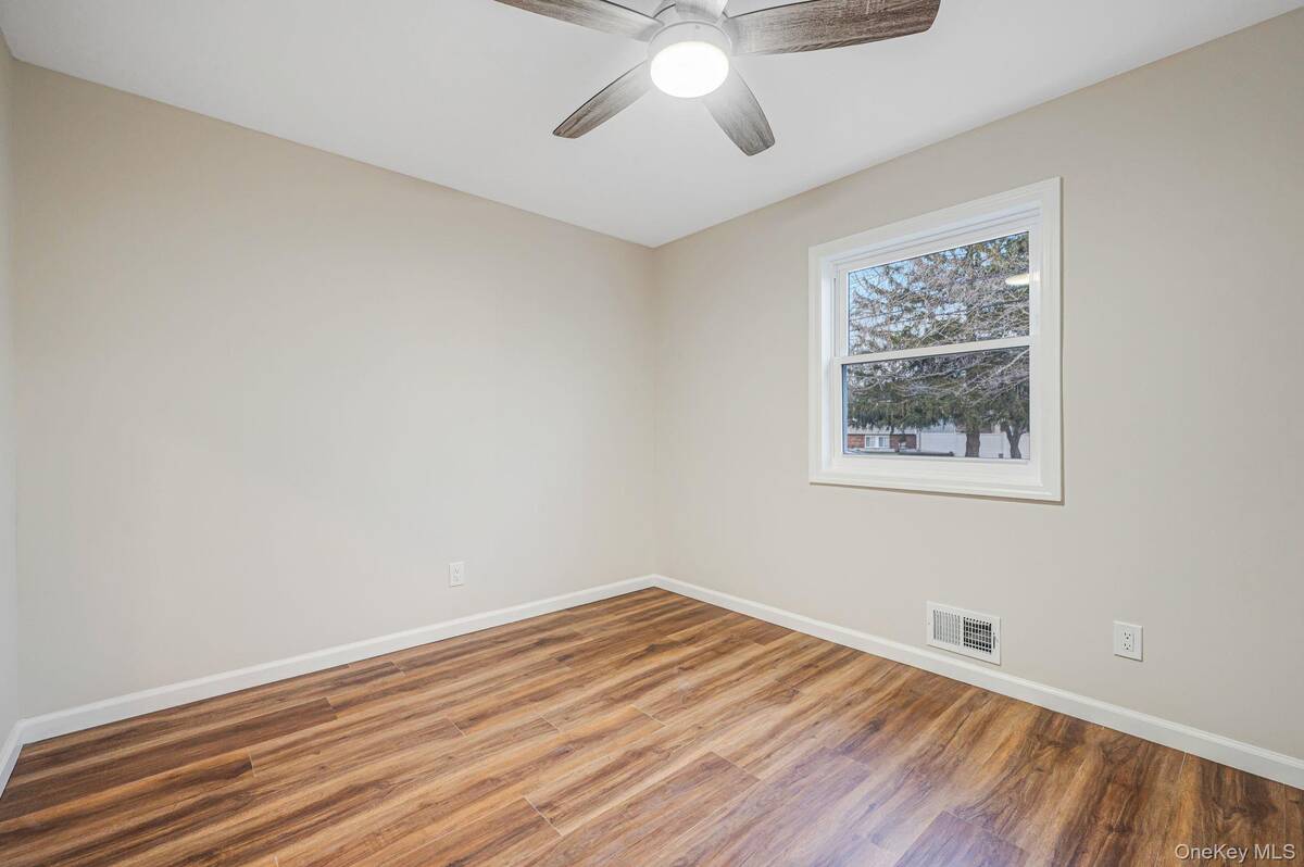 #22 photo, 1137 Nugent Avenue, 東長島 海湾 Bay Shore , NY 11706