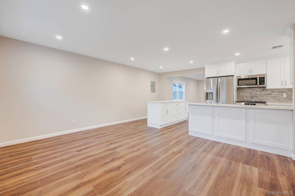 #4 photo, 1137 Nugent Avenue, 東長島 海湾 Bay Shore , NY 11706