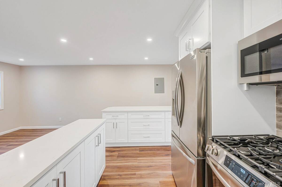 #9 photo, 1137 Nugent Avenue, 東長島 海湾 Bay Shore , NY 11706