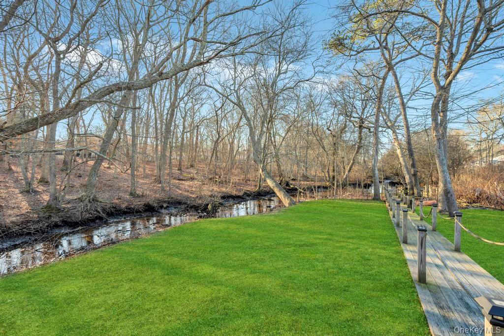 #10 photo, 20 Tulip Court, سوفولك Moriches , NY 11955