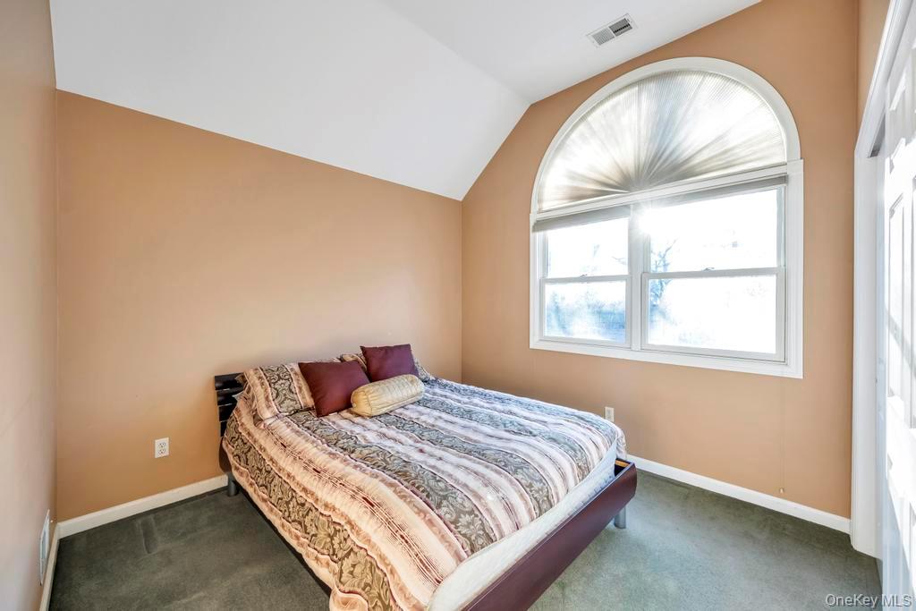 #27 photo, 20 Tulip Court, سوفولك Moriches , NY 11955