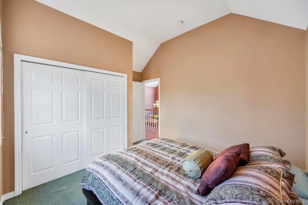 #28 photo, 20 Tulip Court, سوفولك Moriches , NY 11955